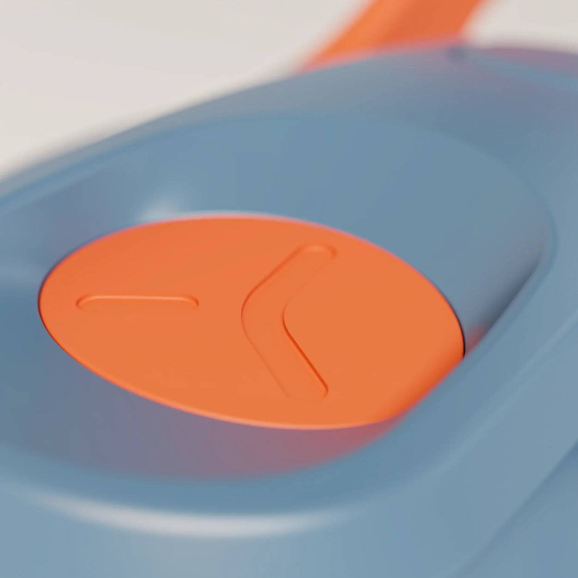insulated-performance-shaker-bottle-t1 SHKR_18550_dwSS-S1.1_midnightBlue_burntOrange_1_11_xInsertCloseup_edit.png