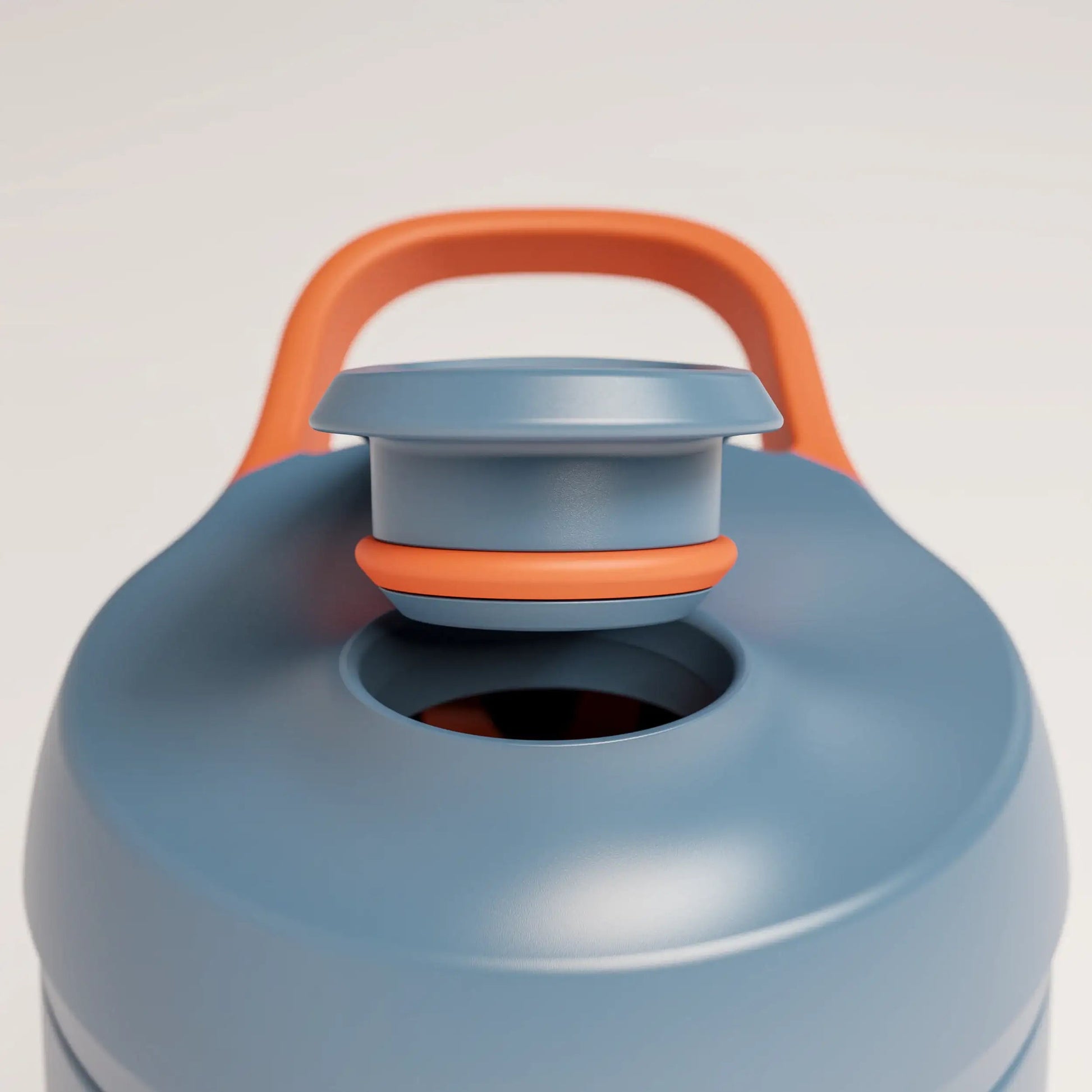 insulated-performance-shaker-bottle-t6 SHKR_18550_dwSS-S1.1_midnightBlue_burntOrange_2_2.5_MPCloop_edit.png
