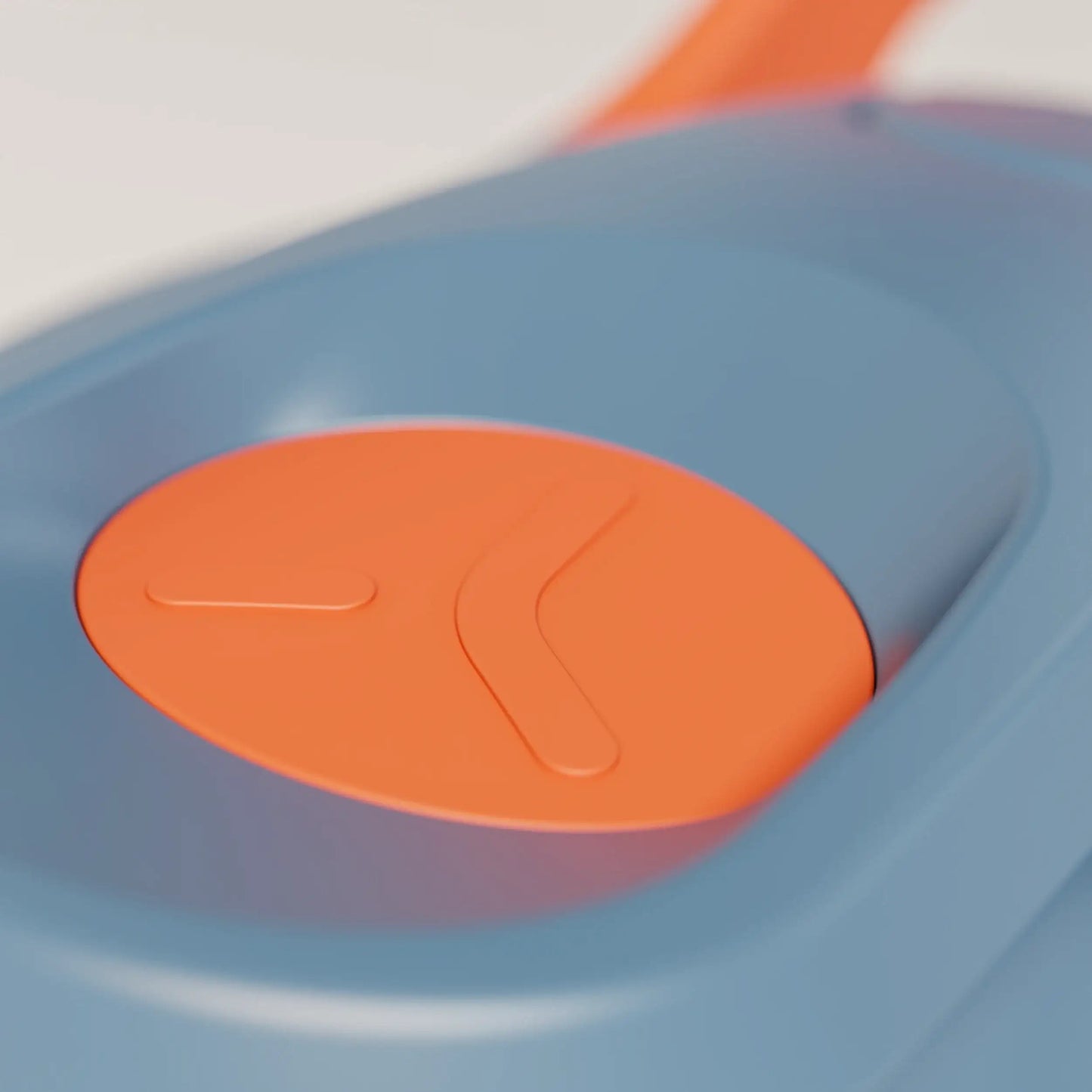ecozen-performance-shaker-bottle-k3 SHKR_24700_P-S1.1_midnightBlue_burntOrange_1_11_xInsertCloseup_edit.png