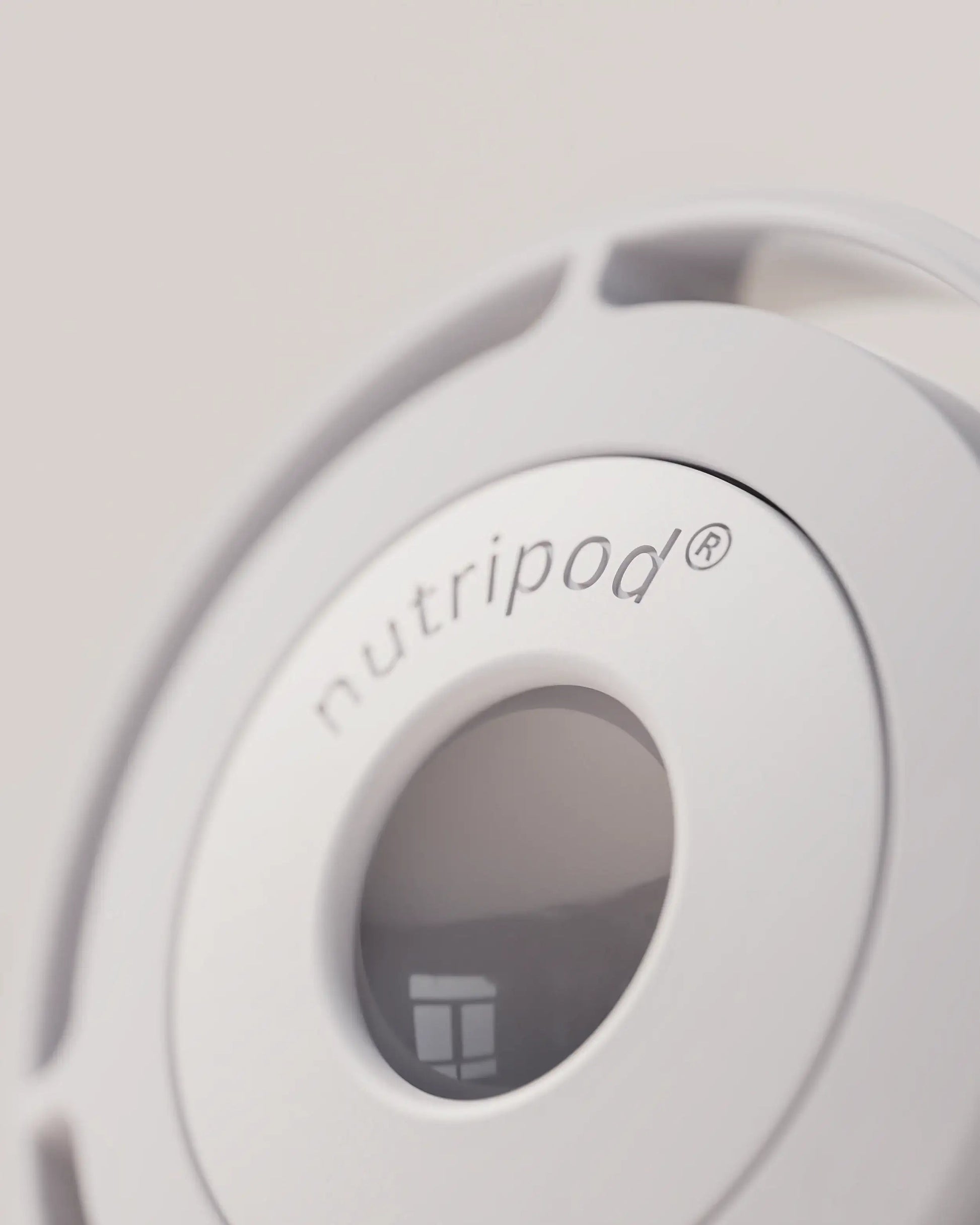 electric-shaker-bottle-x1 VM_LiPo_3.7-700_v1_coolGray_4x5_4_3_nutripod_EDIT.png